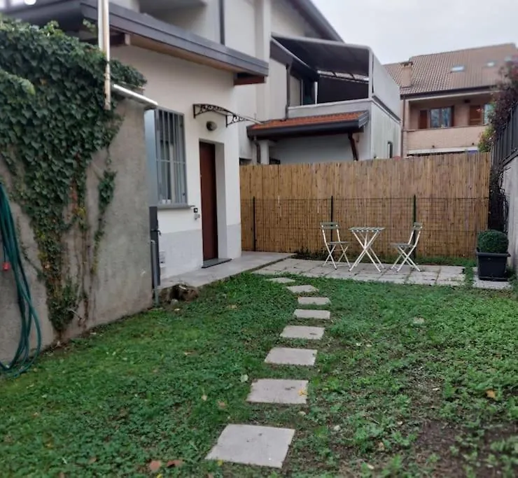 Casa vacanze Smile Home! Graziosa Casa Con Parcheggio E Giardino Bovísio-Masciago Milanese